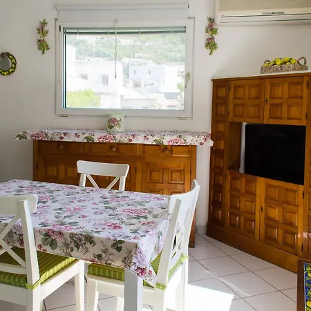 Pensjonat La Limonaia Capri 2*